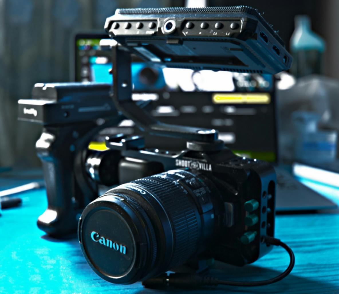 Studio di editing video professionale con setup avanzato
